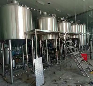 貴州精釀啤酒設備現(xiàn)場安裝工程受到客戶贊揚